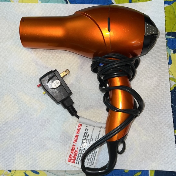 Infiniti Pro Conair Hairdryer - Picture 2 of 9